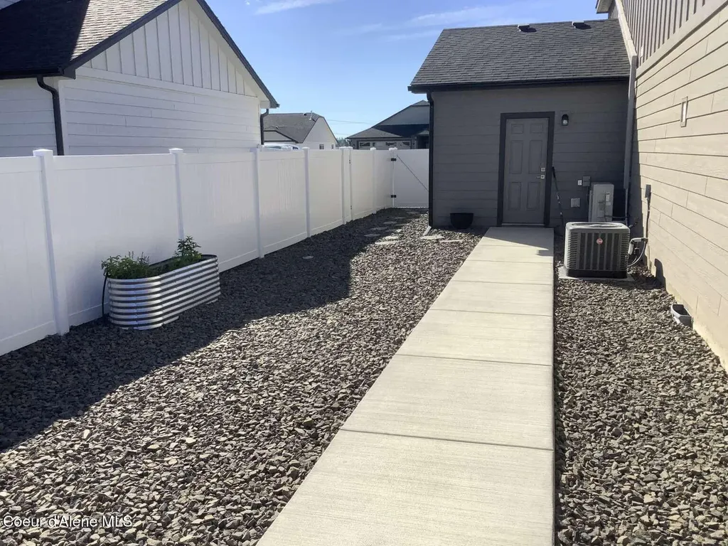 16152 N Hadley Loop Rathdrum ID 83858