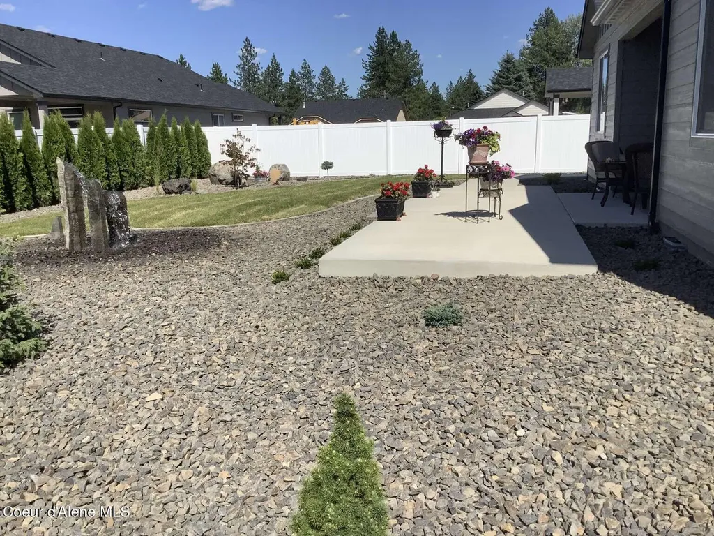 16152 N Hadley Loop Rathdrum ID 83858