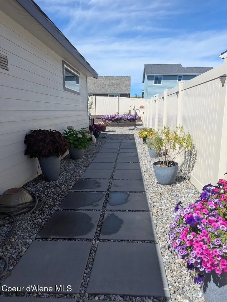193 N Inkwood Street Post Falls ID 83854