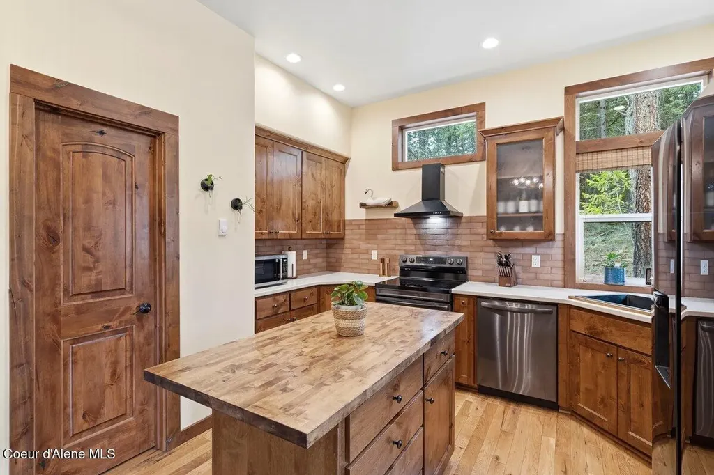 175 Hanaford Road Blanchard ID 83804