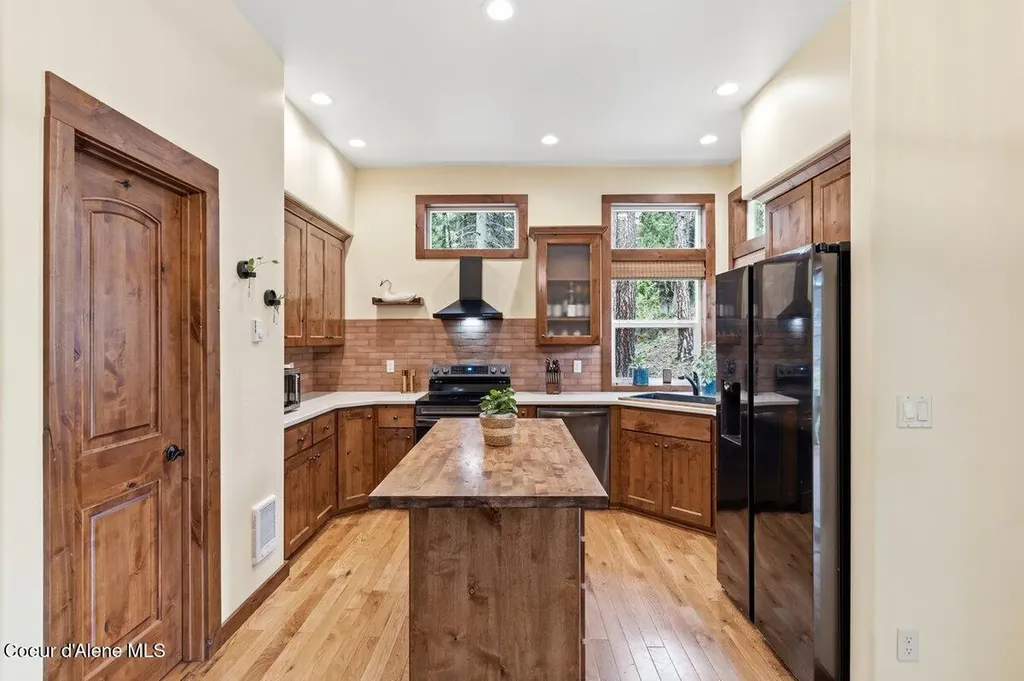 175 Hanaford Road Blanchard ID 83804