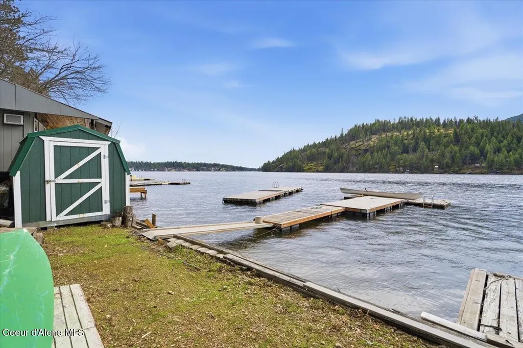 5822 W Boathaven Lane Rathdrum ID 83858