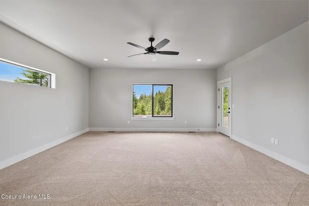 29835 N Archer Road Athol ID 83801