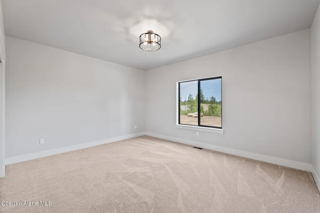 29835 N Archer Road Athol ID 83801