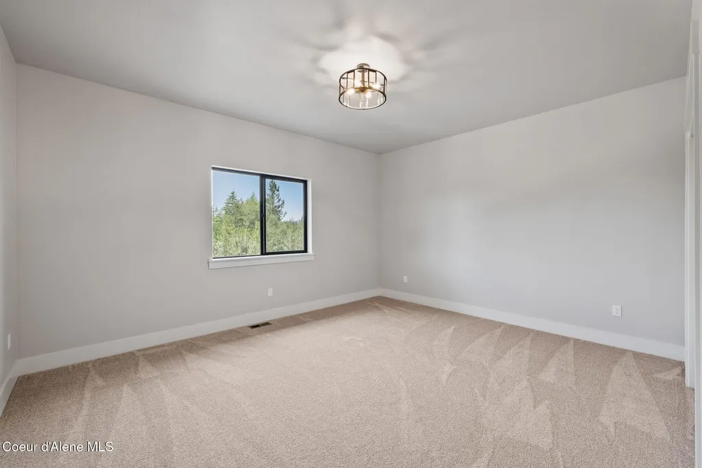 29835 N Archer Road Athol ID 83801