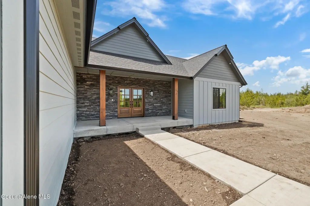 29835 N Archer Road Athol ID 83801