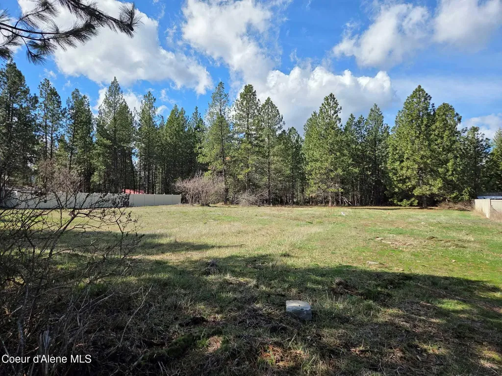 Nna 9th Street Spirit Lake ID 83869