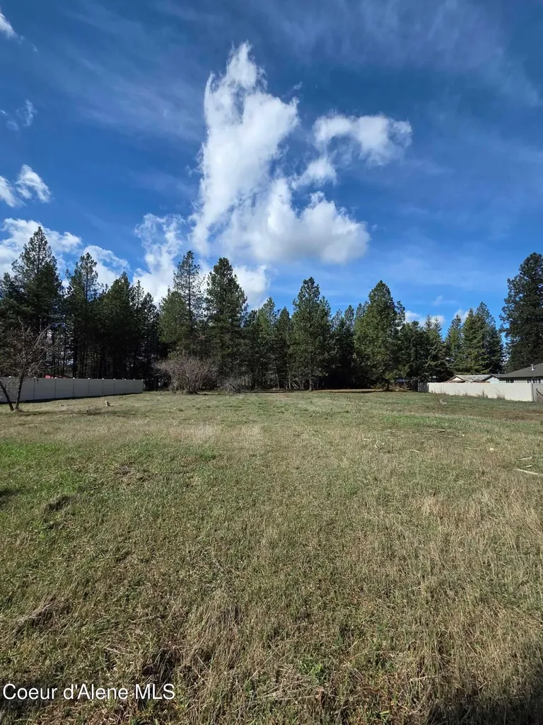 Nna 9th Street Spirit Lake ID 83869