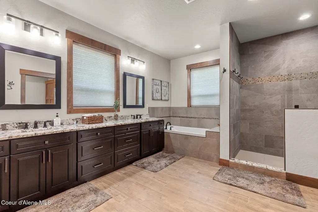12835 N Sunflower Loop Hayden ID 83835