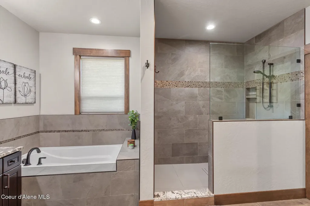 12835 N Sunflower Loop Hayden ID 83835
