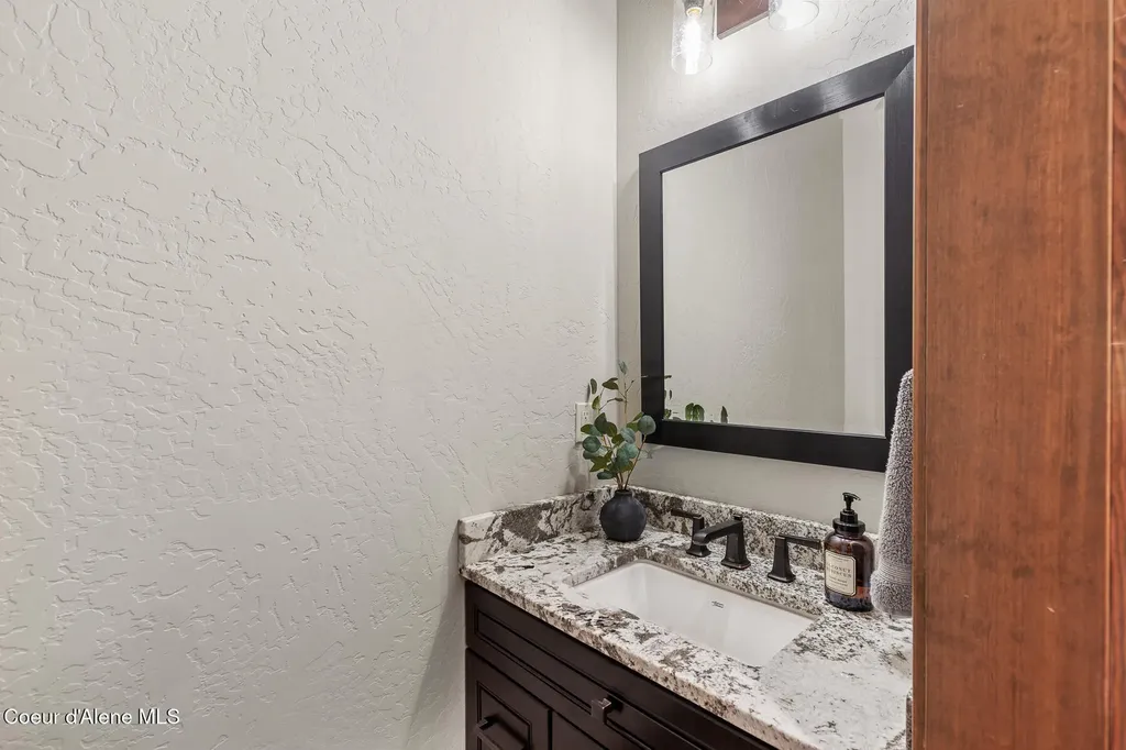 12835 N Sunflower Loop Hayden ID 83835