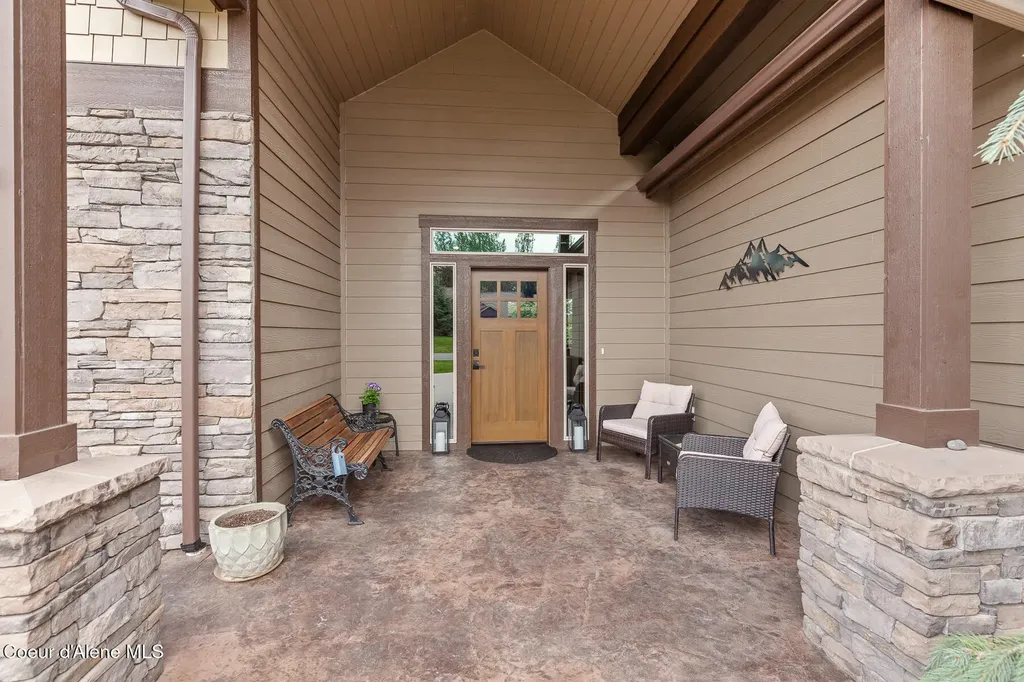12835 N Sunflower Loop Hayden ID 83835