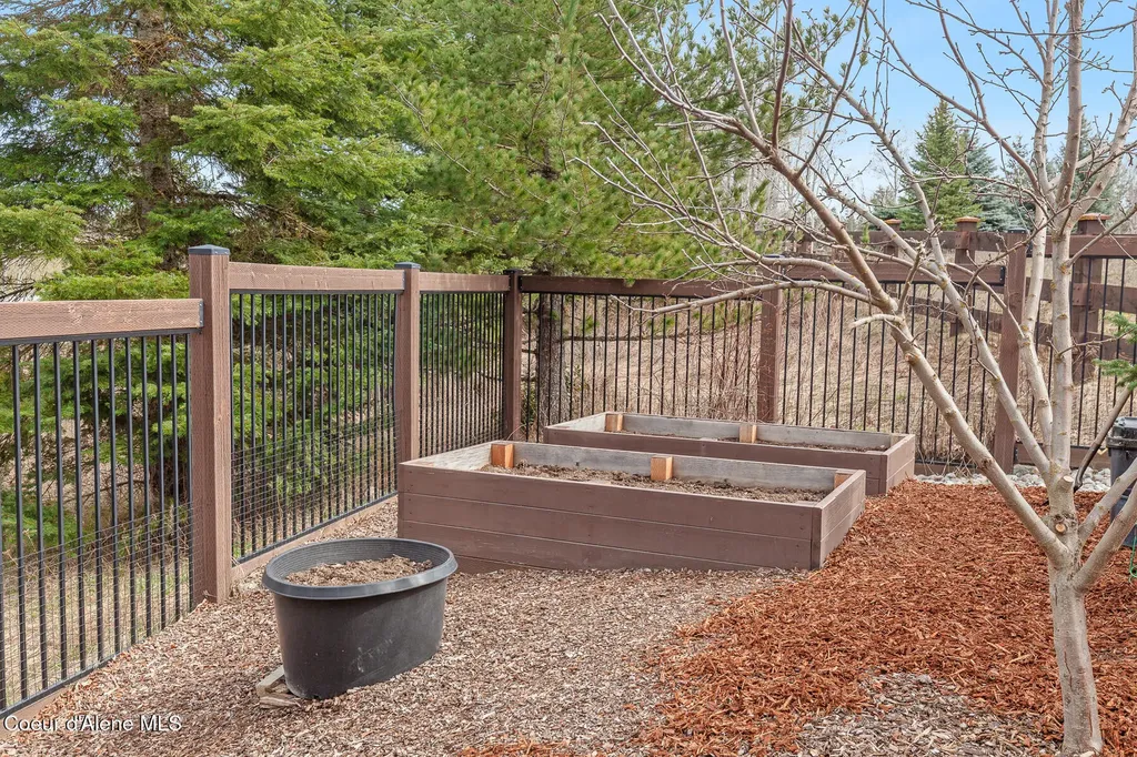 12835 N Sunflower Loop Hayden ID 83835