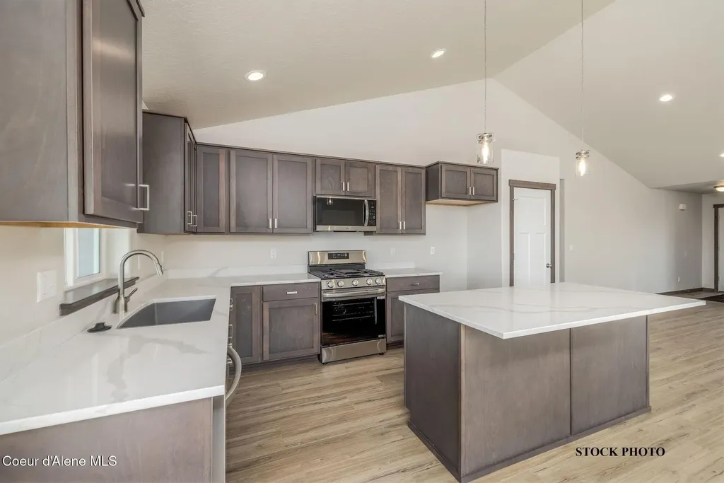 11989 N Lennon Lane Rathdrum ID 83858