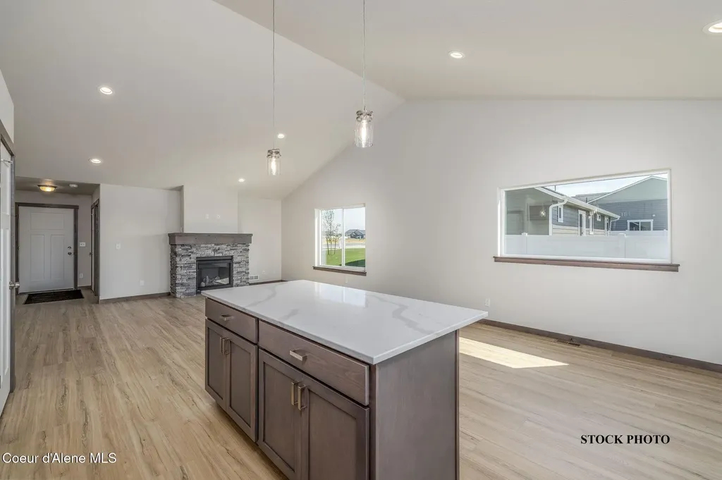 11989 N Lennon Lane Rathdrum ID 83858