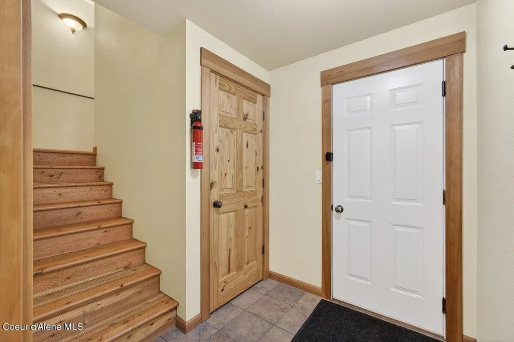 33885 N Moonbeam Court Bayview ID 83803