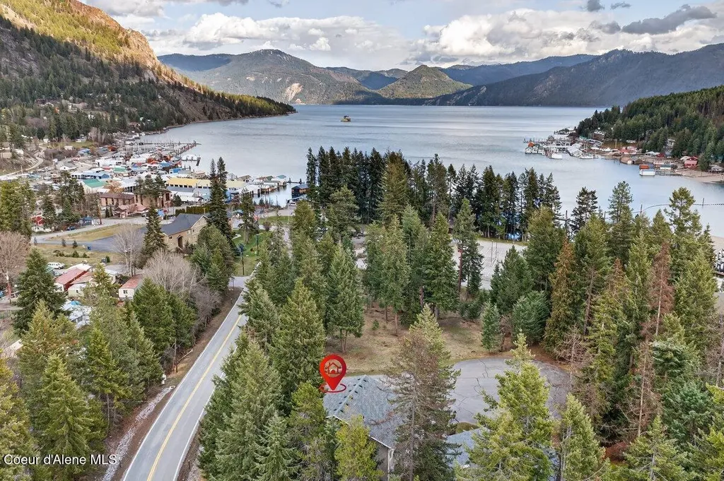 33885 N Moonbeam Court Bayview ID 83803