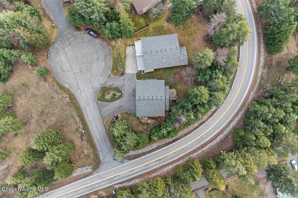 33885 N Moonbeam Court Bayview ID 83803
