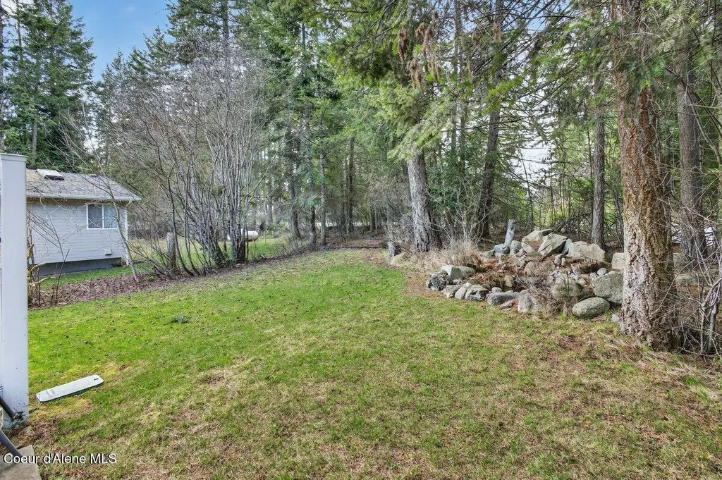 33885 N Moonbeam Court Bayview ID 83803