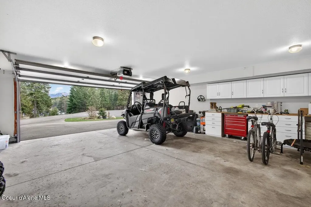 33885 N Moonbeam Court Bayview ID 83803