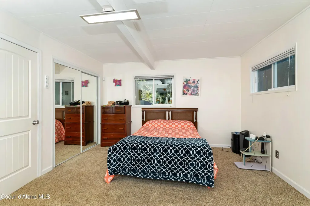 362 Winding Way Sandpoint ID 83864