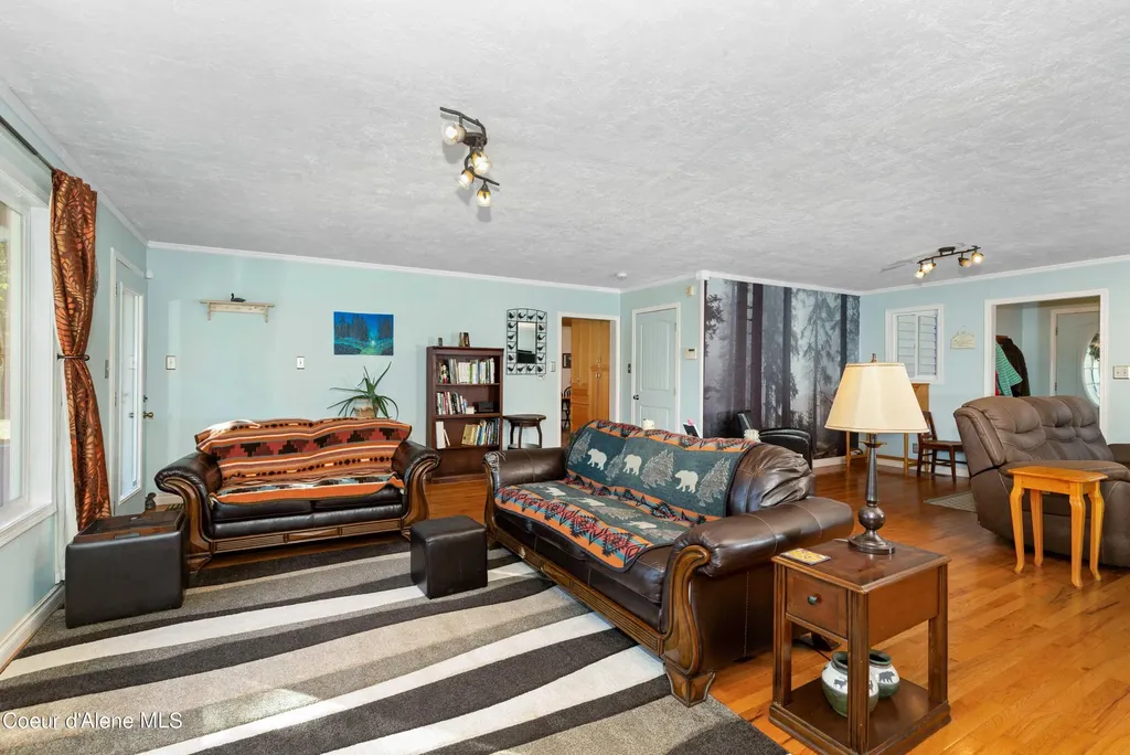 362 Winding Way Sandpoint ID 83864