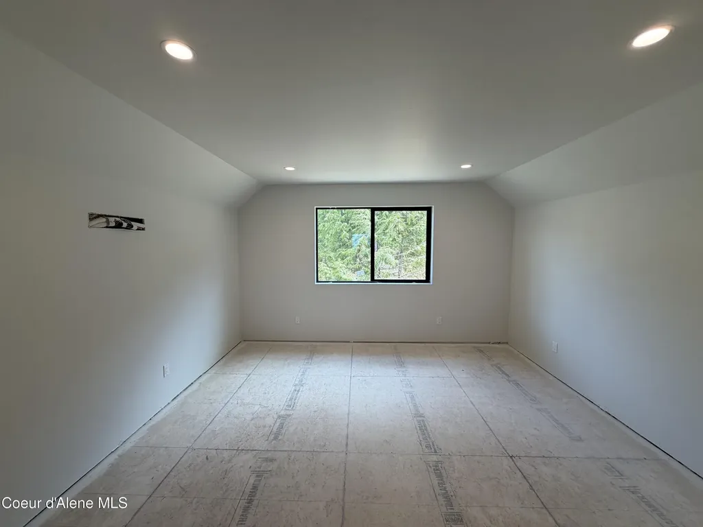 883 Grouse Mountain Road Sagle ID 83860