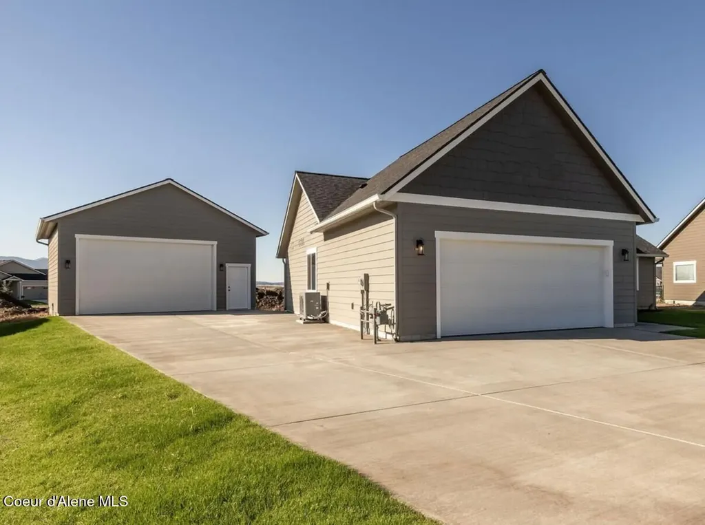 7065 W Constantine Lane Rathdrum ID 83858