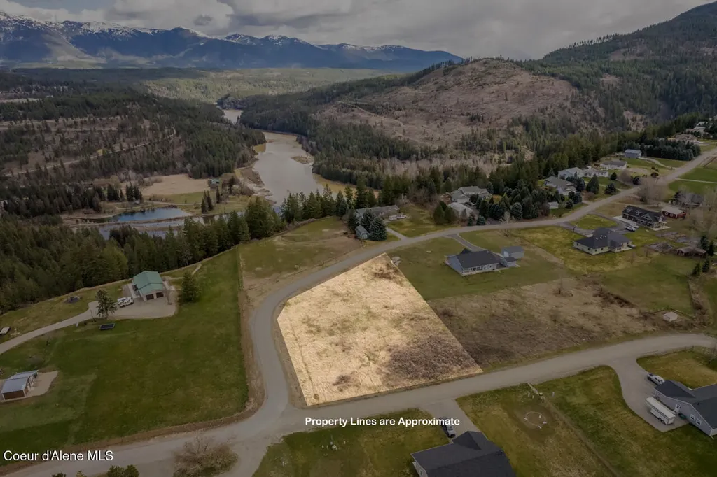 Lot 4 E. Mountain View Road Moyie Springs ID 83845