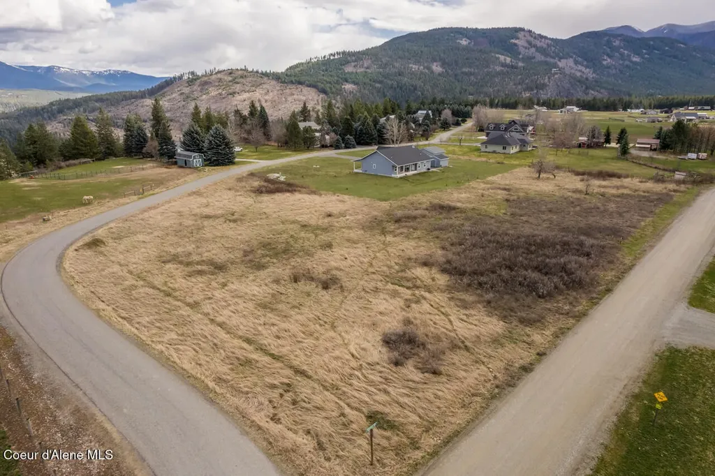 Lot 4 E. Mountain View Road Moyie Springs ID 83845