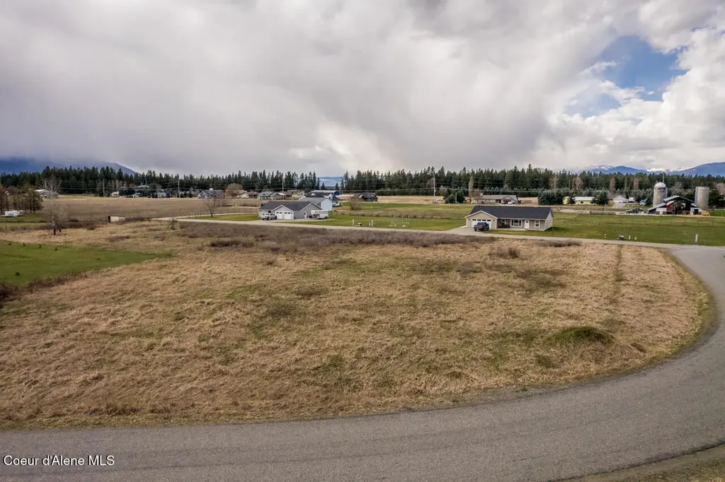 Lot 4 E. Mountain View Road Moyie Springs ID 83845