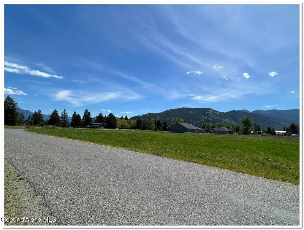 Lot 4 E. Mountain View Road Moyie Springs ID 83845