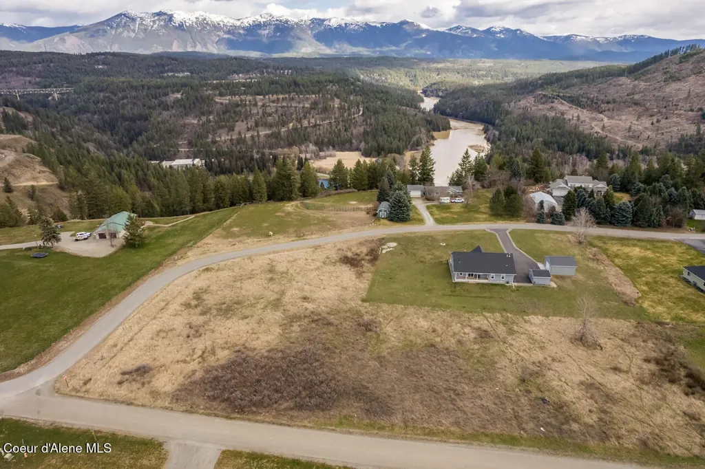 Lot 4 E. Mountain View Road Moyie Springs ID 83845