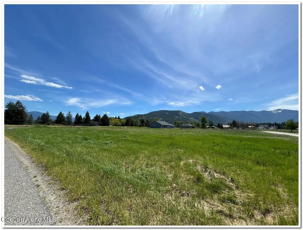 Lot 4 E. Mountain View Road Moyie Springs ID 83845