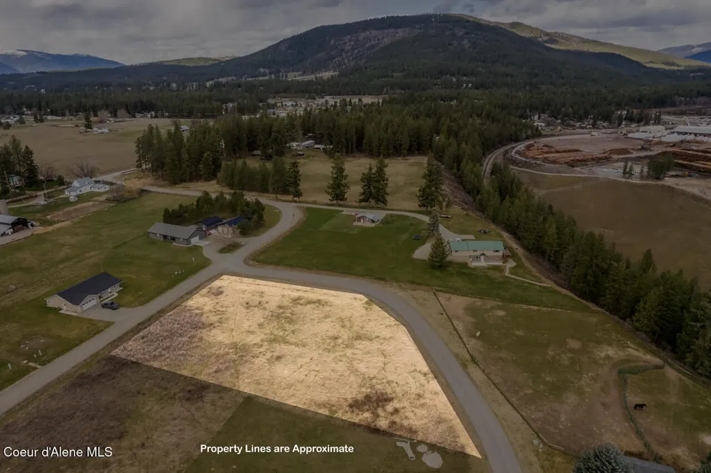 Lot 4 E. Mountain View Road Moyie Springs ID 83845