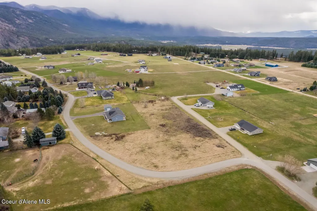 Lot 4 E. Mountain View Road Moyie Springs ID 83845