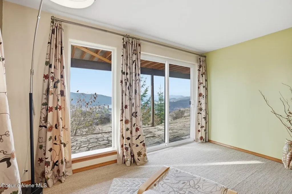 1149 E Dunromin Road Priest River ID 83856