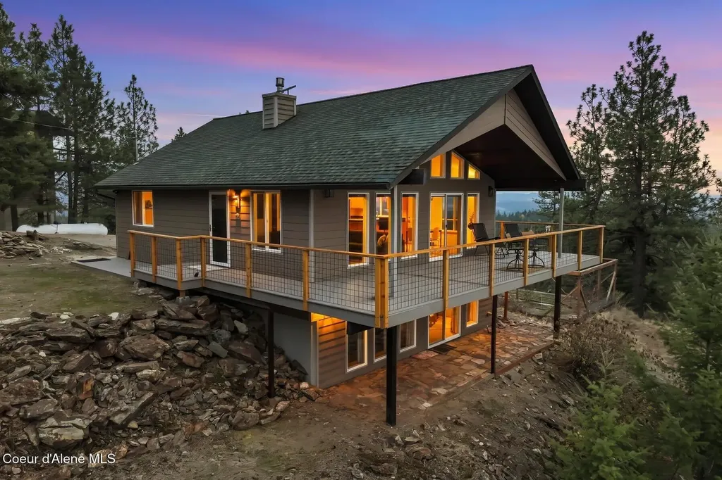 1149 E Dunromin Road Priest River ID 83856