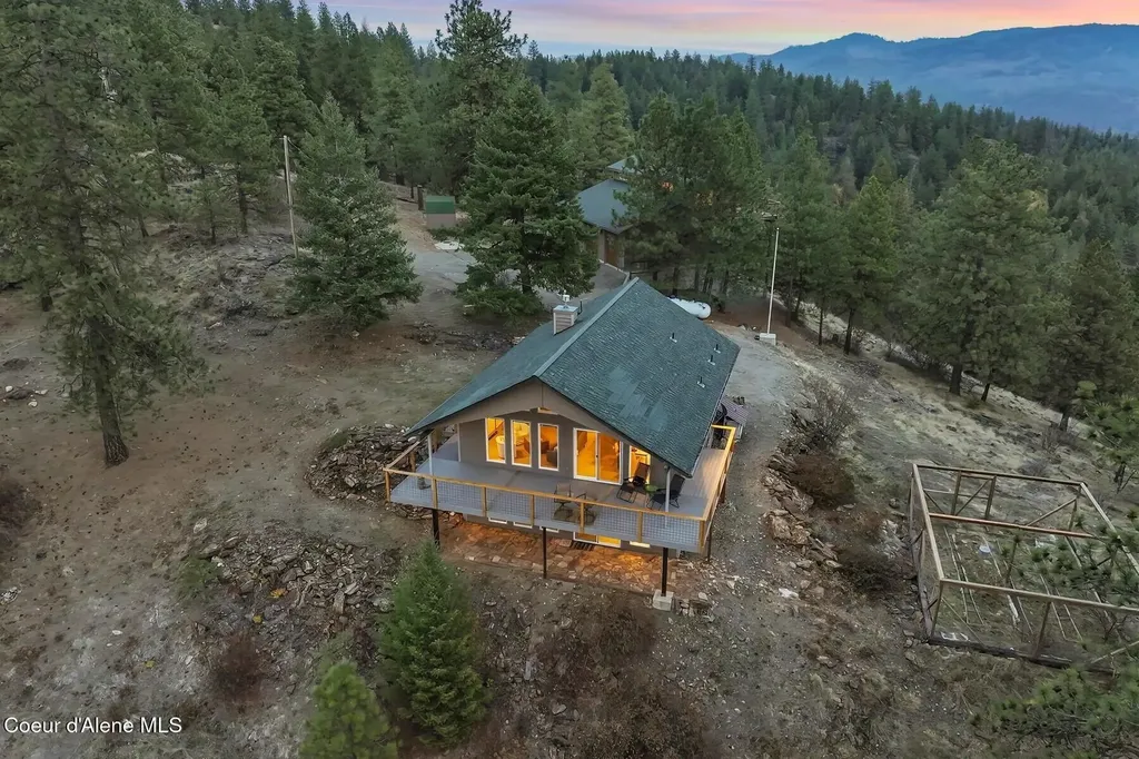 1149 E Dunromin Road Priest River ID 83856