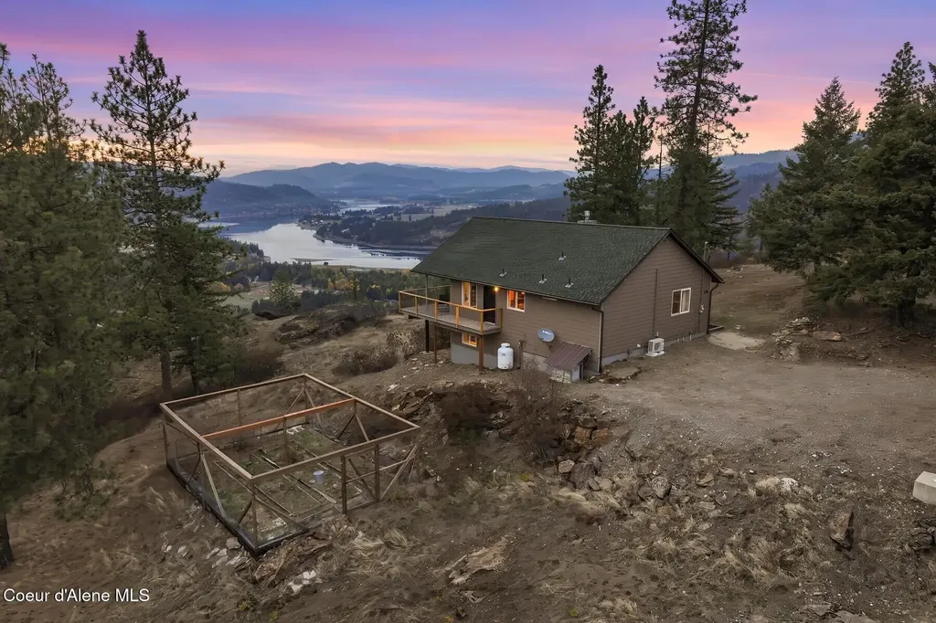 1149 E Dunromin Road Priest River ID 83856