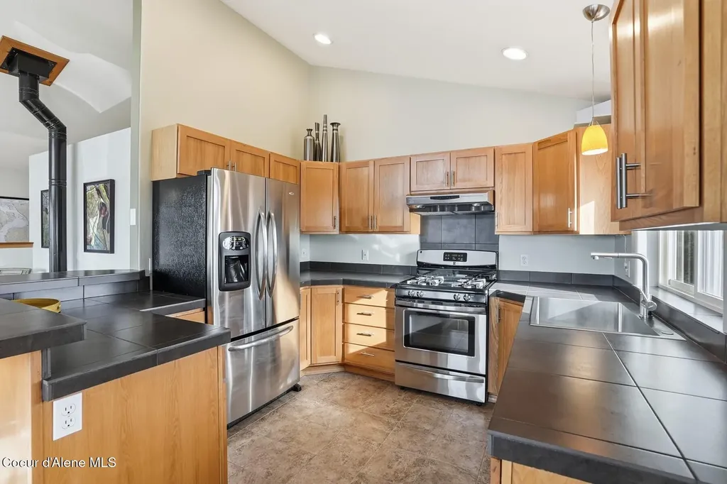 1149 E Dunromin Road Priest River ID 83856