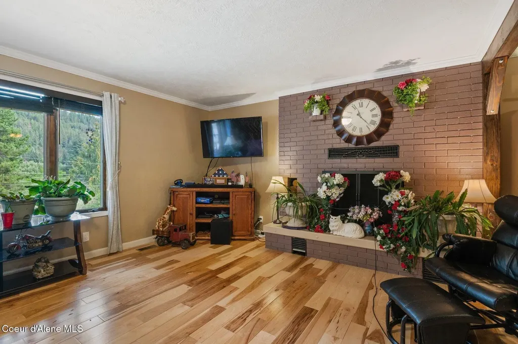 317 Power Avenue Kingston ID 83839