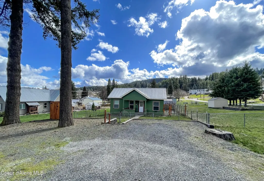 2037 Saint Maries Avenue St. Maries ID 83861
