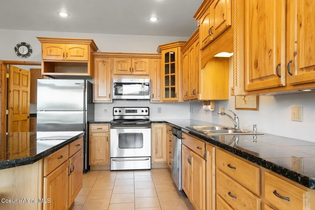 14830 Dufort Road Priest River ID 83856
