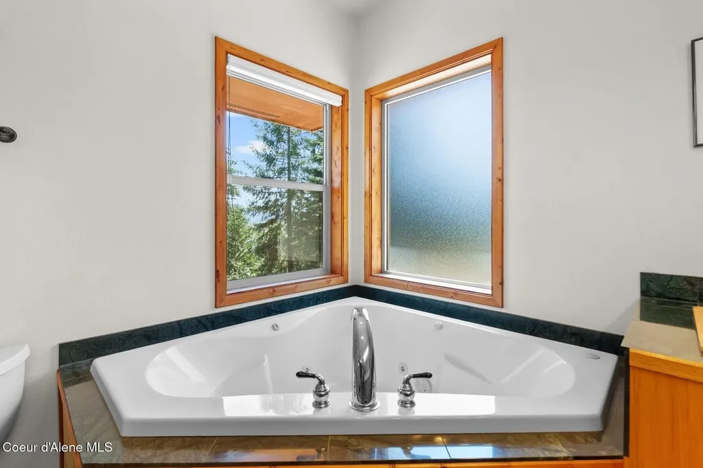 14830 Dufort Road Priest River ID 83856