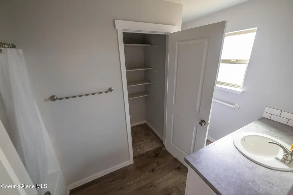 1324 E Yellowstone Avenue Post Falls ID 83854