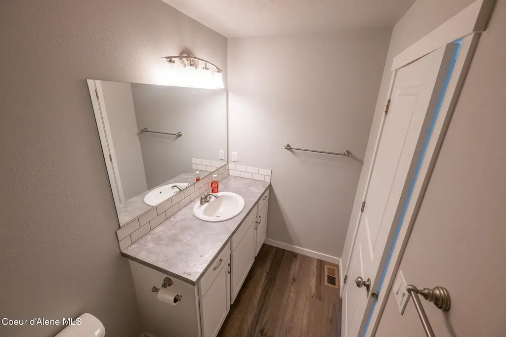 1324 E Yellowstone Avenue Post Falls ID 83854