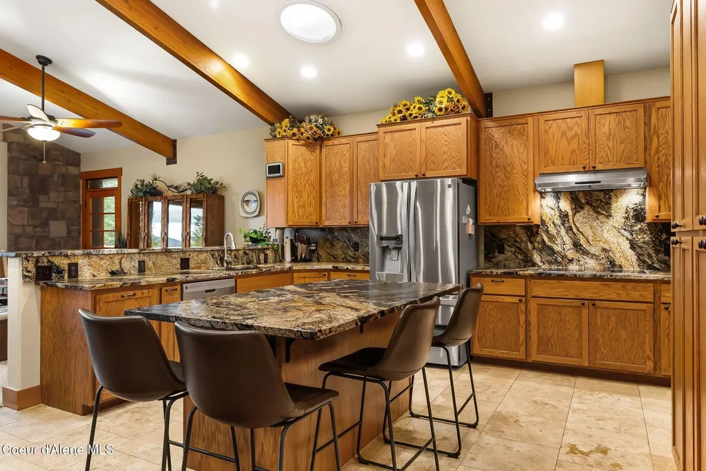 457 Gypsy Bay Road Sagle ID 83860