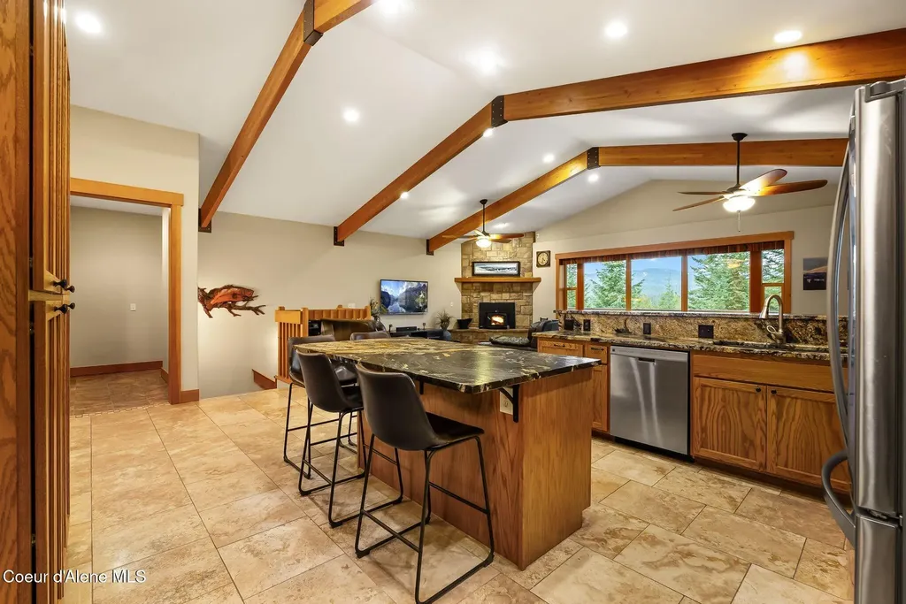 457 Gypsy Bay Road Sagle ID 83860