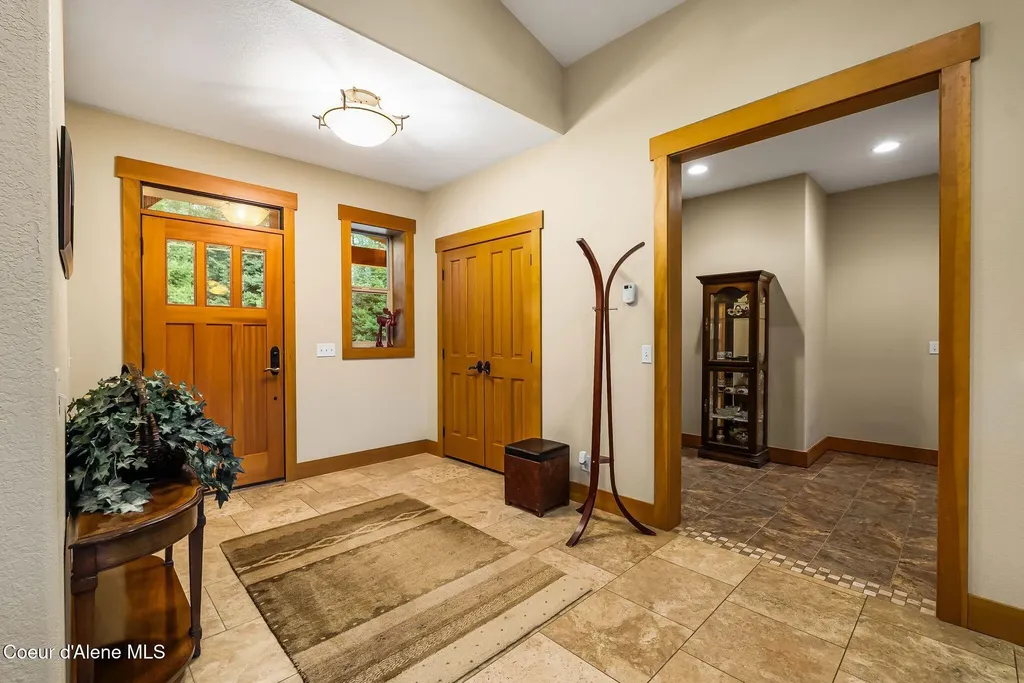 457 Gypsy Bay Road Sagle ID 83860